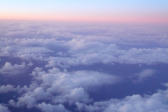 In de wolken boven IJsland-Sunrise above the clouds Iceland-In den Wolken über Island