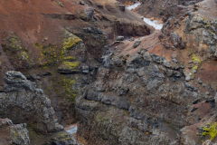 Kloof langs de weg naar-At the road to-Auf dem Weg zum-Kerlingarfjoll-IJsland-Iceland-Island
