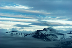 Mist over de bergen-Mist over the mountains-Nebel über den Bergen-IJsland-Iceland-Island